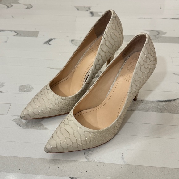 Vince Camuto Savilla Snake Embossed Design Dress Pumps - Picture 3 of 14